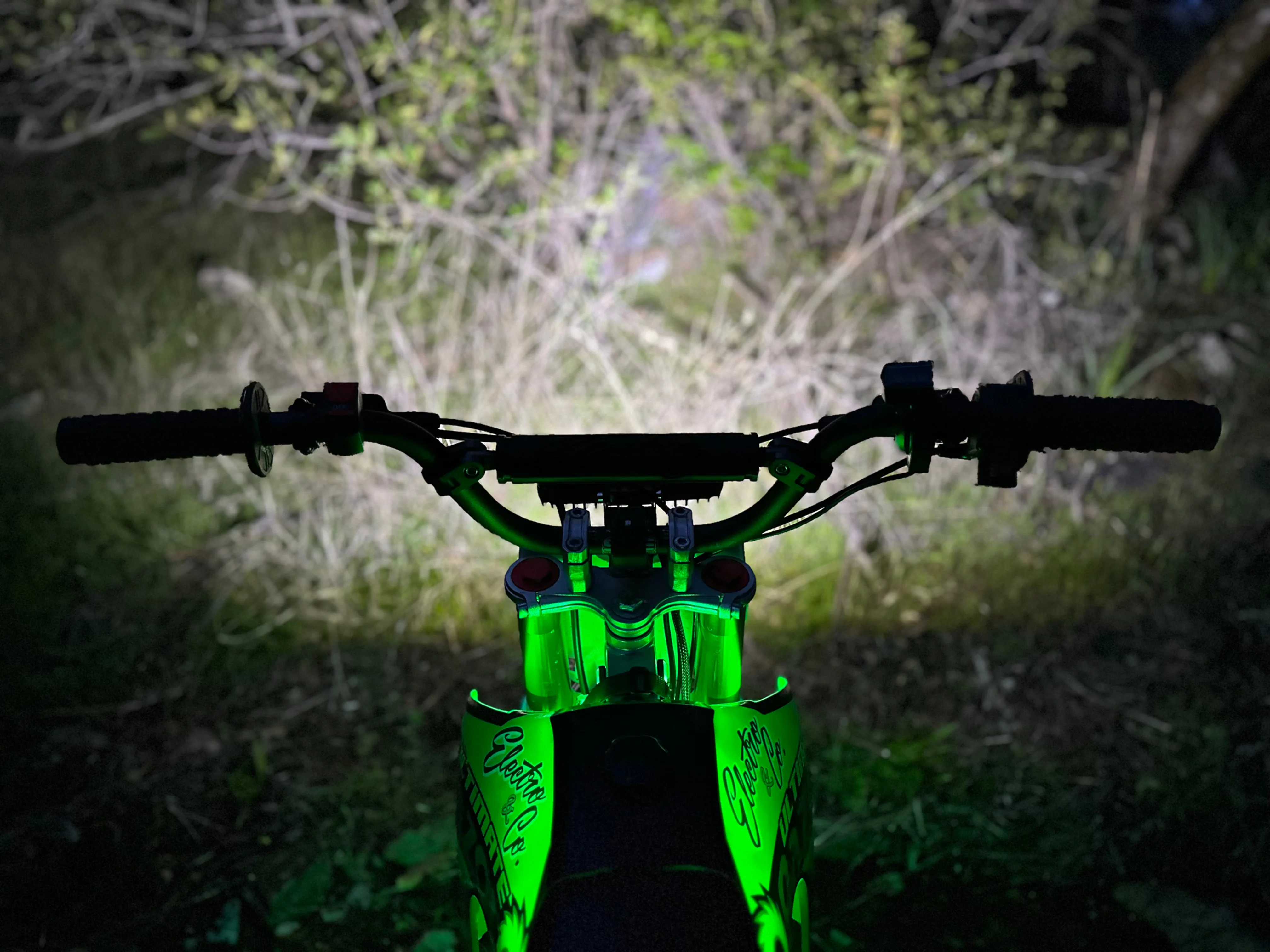 UltraVision Pro - Compact and Ultra-Bright LED Headlight: 12V Accessory - Image 9